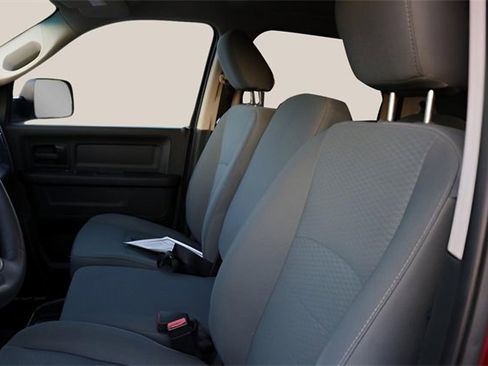 Used 2018 RAM 2500 Tradesman w/ Chrome Appearance Group image 9