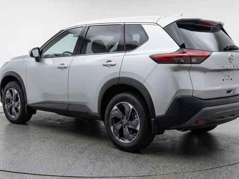 Used 2025 Nissan Rogue SV FWD image 6