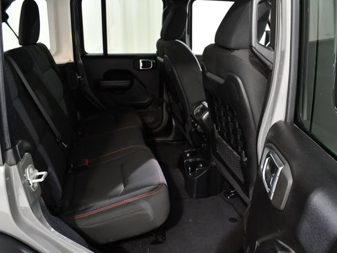Used 2021 Jeep Wrangler Unlimited Rubicon AWD/4WD image 19