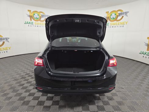 Used 2023 Chevrolet Malibu LT FWD image 35