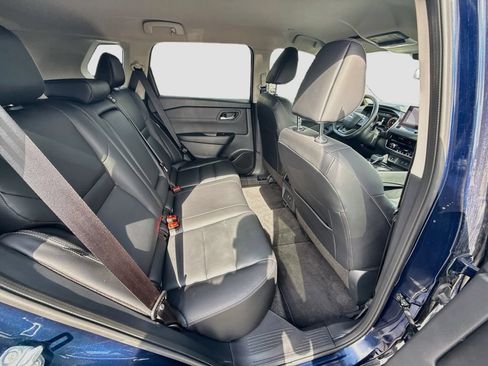 Used 2026 Nissan Rogue SL FWD image 27