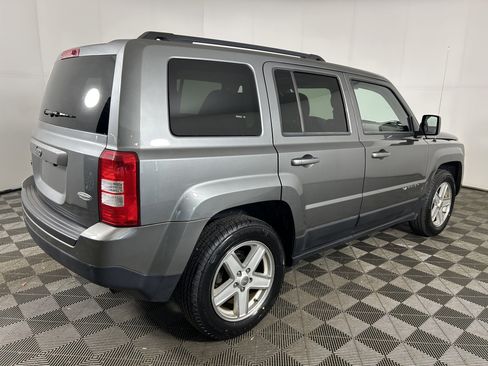 Used 2012 Jeep Patriot Latitude w/ Sun/Sound Group AWD/4WD image 6