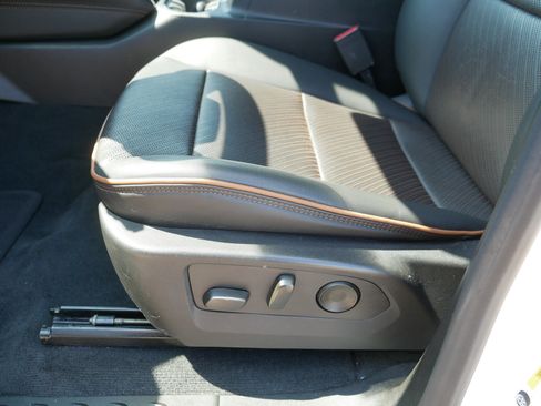 Used 2023 GMC Canyon AT4 w/ AT4 Premium Package AWD/4WD image 20