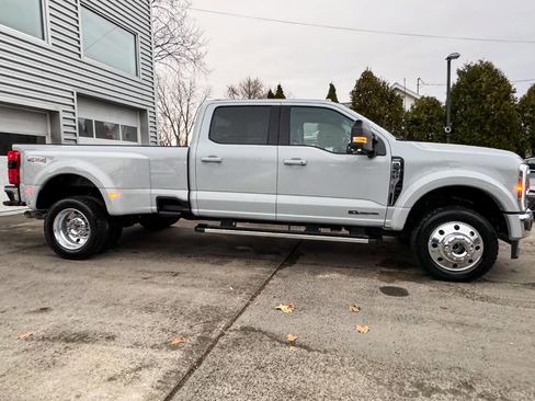 Used 2025 Ford F450 Lariat image 2