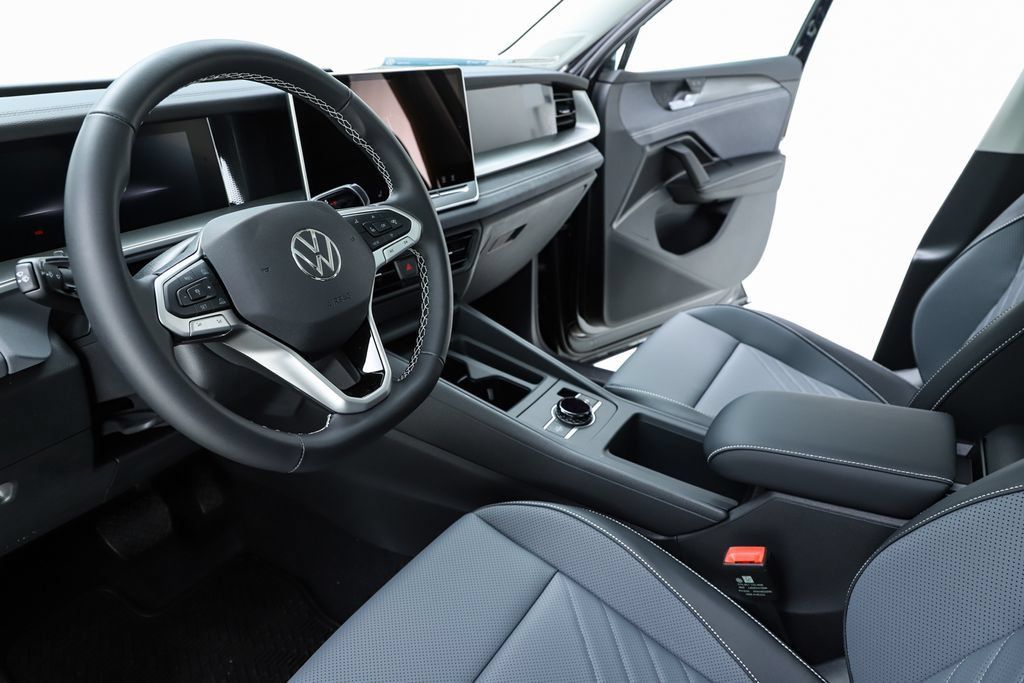 New 2026 Volkswagen Tiguan SE AWD/4WD image 58