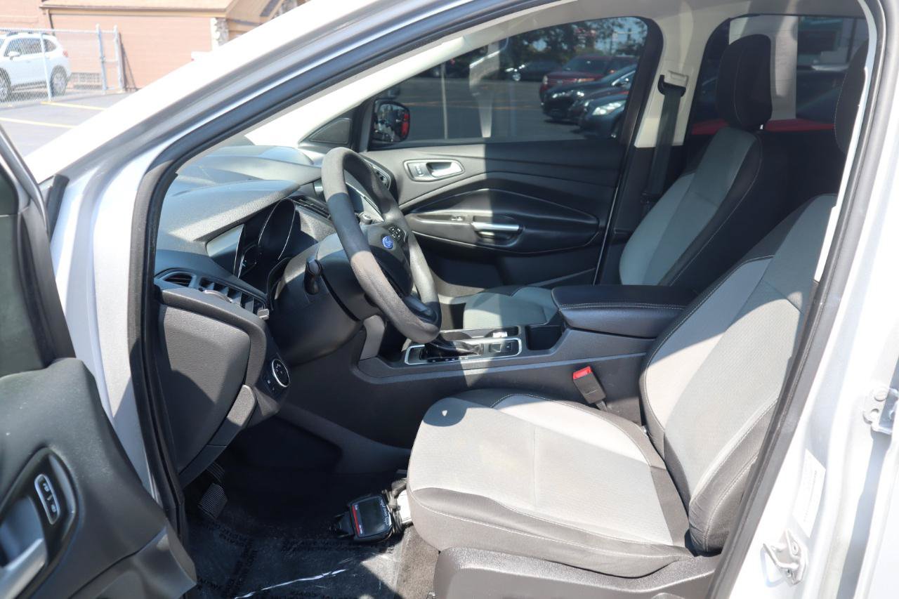 Used 2019 Ford Escape SE FWD image 18
