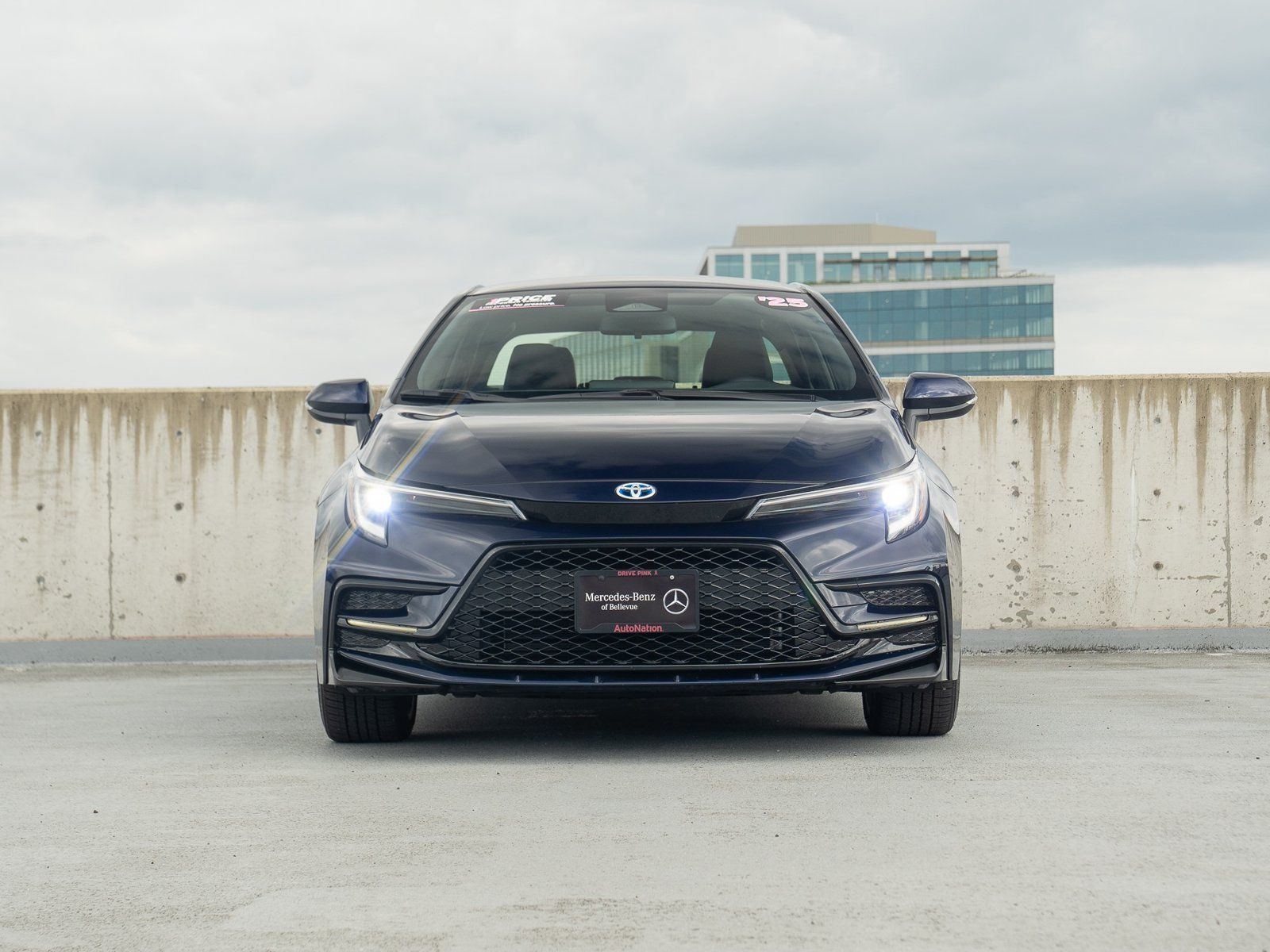 Used 2025 Toyota Corolla SE FWD image 2