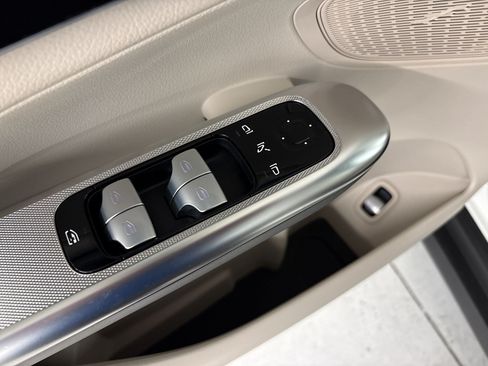 Certified 2024 Mercedes-Benz GLC 300 image 26