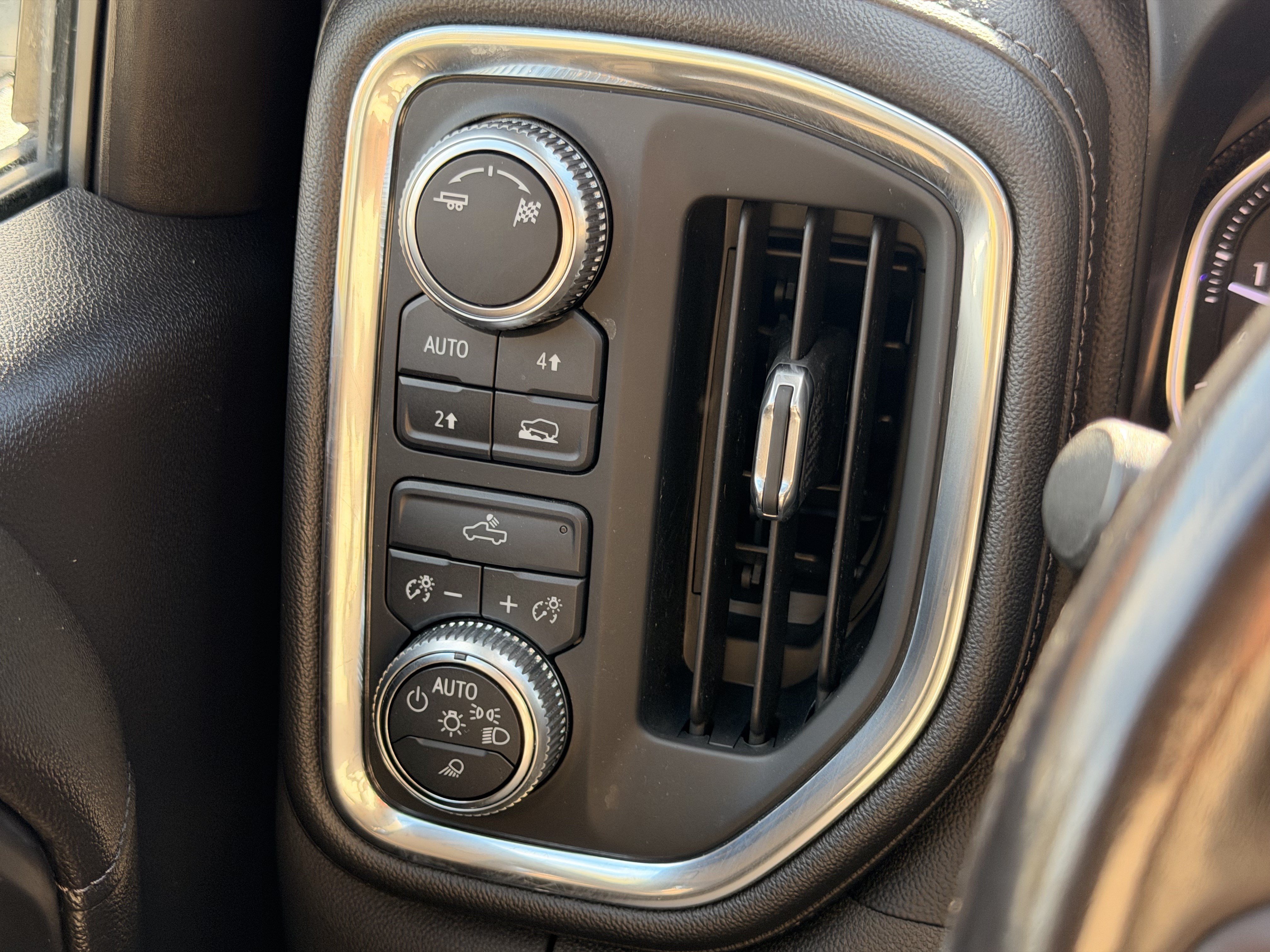 Used 2019 GMC Sierra 1500 SLE w/ SLE Value Package AWD/4WD image 23