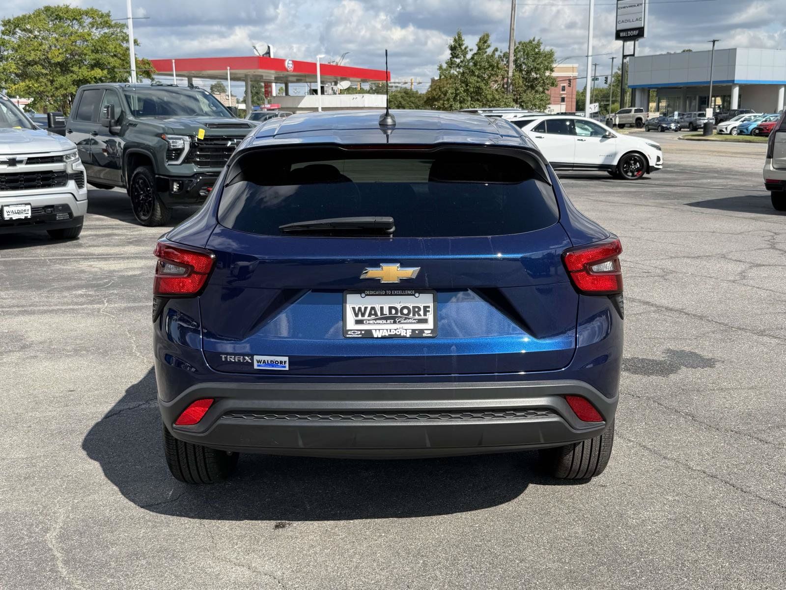 Used 2024 Chevrolet Trax LS w/ LS Convenience Package FWD image 3