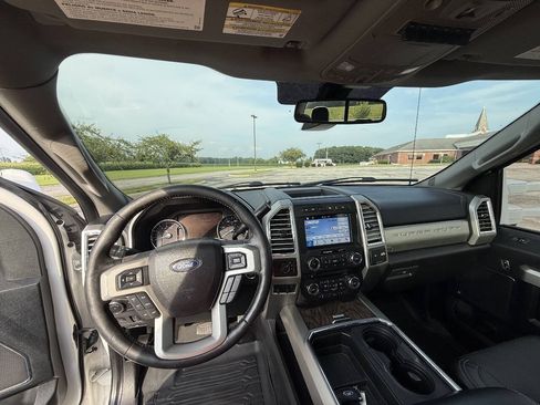 Used 2017 Ford F450 Lariat w/ Lariat Ultimate Package AWD/4WD image 13