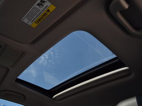 Used 2017 Honda Accord EX-L image 11