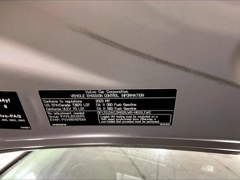 Certified 2023 Volvo XC40 B5 Plus w/ Driver Assist Package AWD/4WD image 31