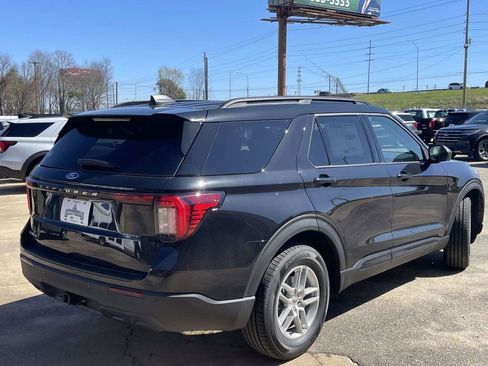 New 2026 Ford Explorer Active image 3