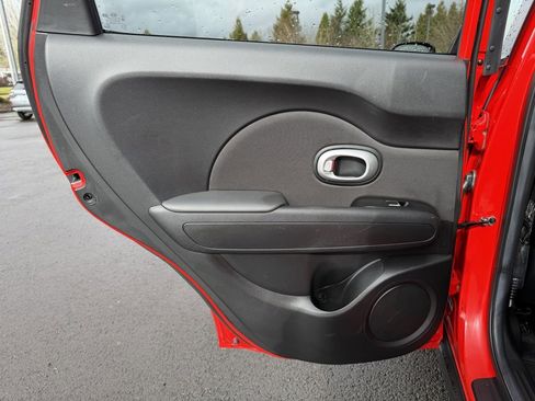 Used 2019 Kia Soul + image 29
