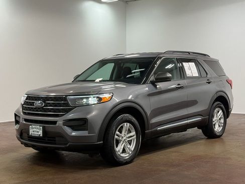 Used 2022 Ford Explorer XLT image 7