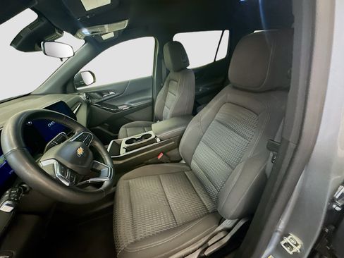 Used 2025 Chevrolet Equinox LT AWD/4WD image 13