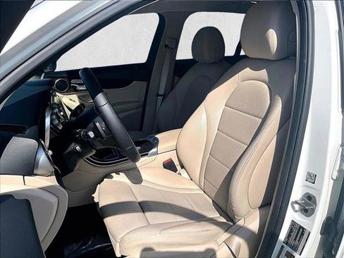 Used 2022 Mercedes-Benz GLC 300 image 25