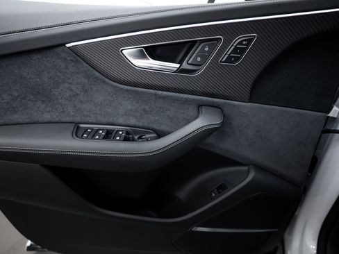 New 2026 Audi SQ8 Prestige image 14