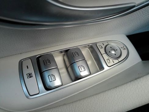 Used 2022 Mercedes-Benz E 350 Sedan w/ Driver Assistance Package image 34