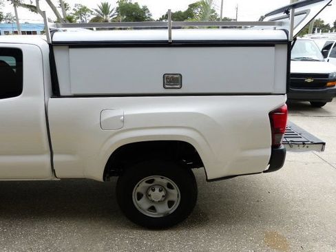 Used 2022 Toyota Tacoma SR RWD image 16