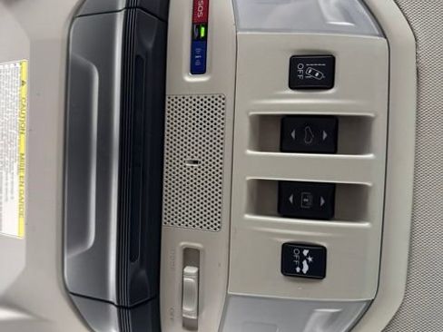 Used 2021 Subaru Ascent Limited w/ Technology Package AWD/4WD image 15