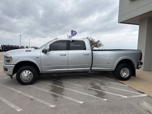 Used 2026 RAM 3500 Limited image 2