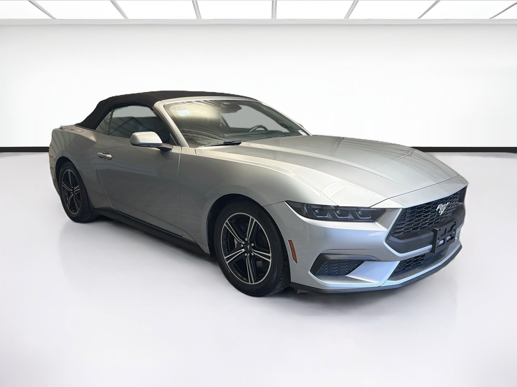 Used 2025 Ford Mustang Premium RWD image 3