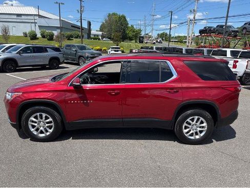Used 2019 Chevrolet Traverse LT w/ LPO, Black Accent Package AWD/4WD image 22
