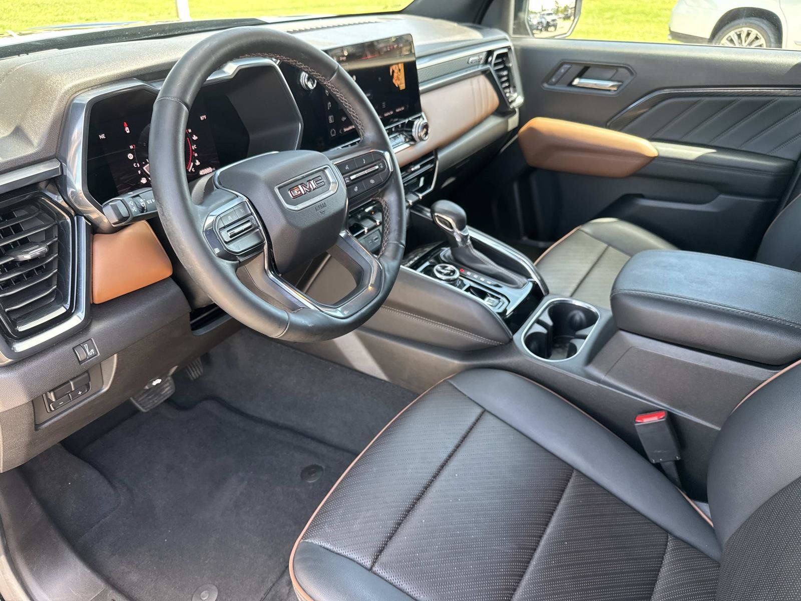 Used 2023 GMC Canyon AT4 w/ AT4 Premium Package AWD/4WD image 26