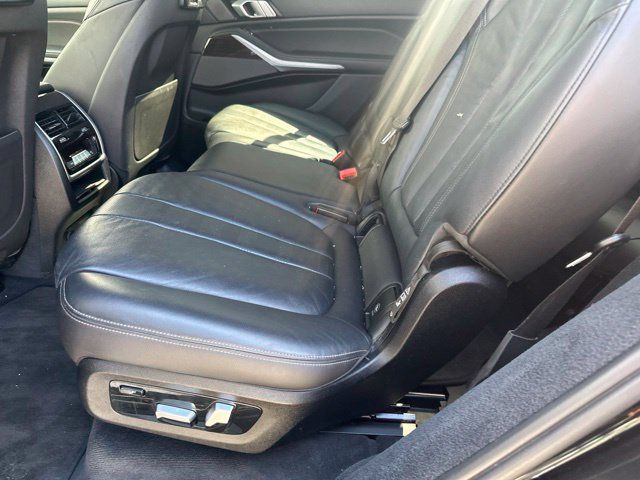Used 2020 BMW X7 xDrive40i w/ M Sport Package AWD/4WD image 11