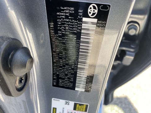 Used 2025 Toyota Corolla LE FWD image 33