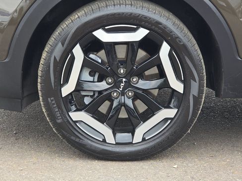 Used 2024 Kia Telluride EX w/ EX Captain's Chair Package AWD/4WD image 37