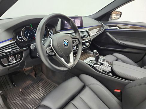Used 2019 BMW 530e w/ Convenience Package RWD image 12