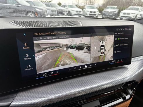 Used 2025 BMW 330i xDrive 330i xDrive w/ Premium Package image 20