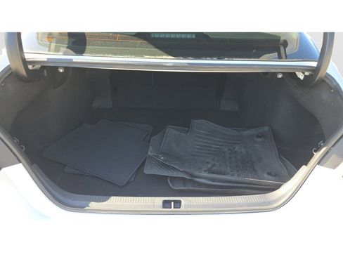 Used 2020 Toyota Camry SE image 9