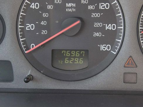 Used 2002 Volvo S60 2.4T FWD image 9