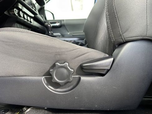 Used 2016 Toyota Tacoma TRD Sport image 22