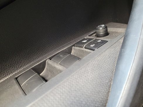 Used 2024 Toyota Corolla LE FWD image 27