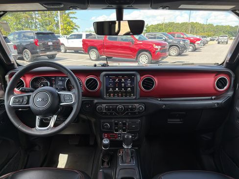 Used 2023 Jeep Gladiator Rubicon w/ Cold Weather Group AWD/4WD image 11