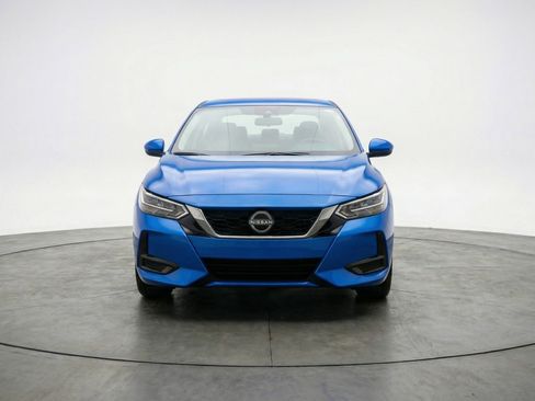 Used 2025 Nissan Sentra SV image 2