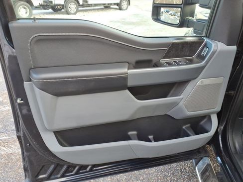 Used 2022 Ford F150 XLT w/ Equipment Group 302A High image 18