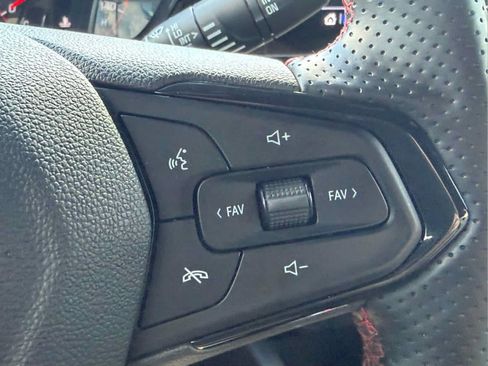 Used 2024 Chevrolet Trax RS w/ Driver Confidence Package FWD image 12