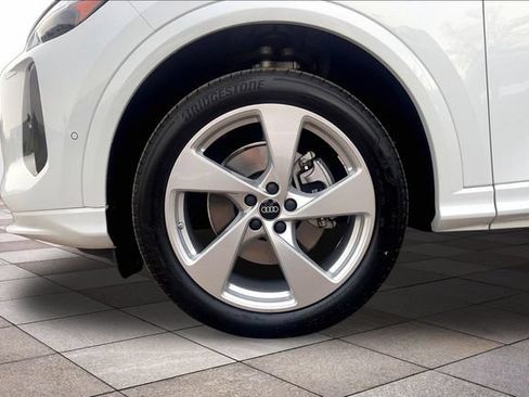 Used 2025 Audi Q5 Premium Plus w/ Premium Plus AWD/4WD image 9