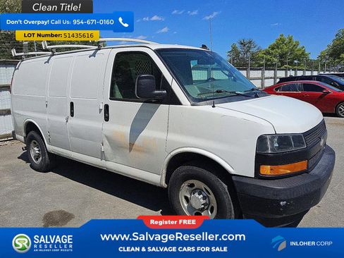 Used 2019 Chevrolet Express 2500 w/ Driver Convenience Package RWD image 5
