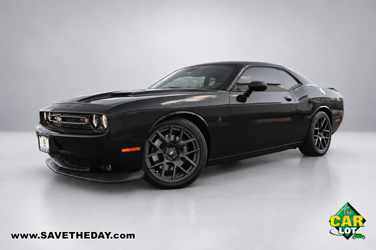 Used 2016 Dodge Challenger R/T Scat Pack w/ Leather Interior Group RWD image 2