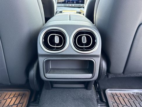 New 2025 Mercedes-Benz C 300 4MATIC Sedan image 24