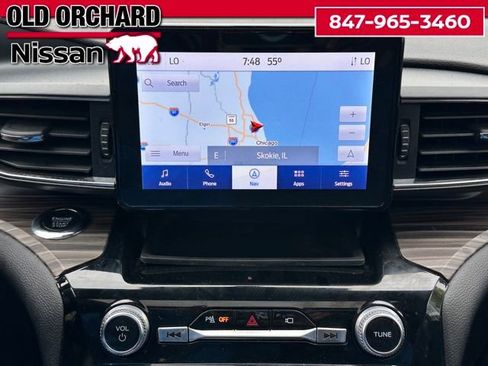 Used 2022 Ford Explorer Limited w/ Equipment Group 301A AWD/4WD image 17