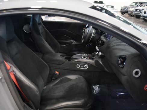 Used 2021 Aston Martin V8 Vantage Coupe RWD image 31