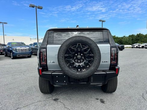 New 2026 GMC Hummer EV w/ LPO, Sport Package AWD/4WD image 9